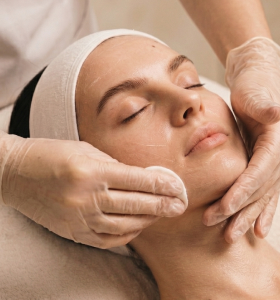 Signature Facial - Personalised Skin Treatment-1